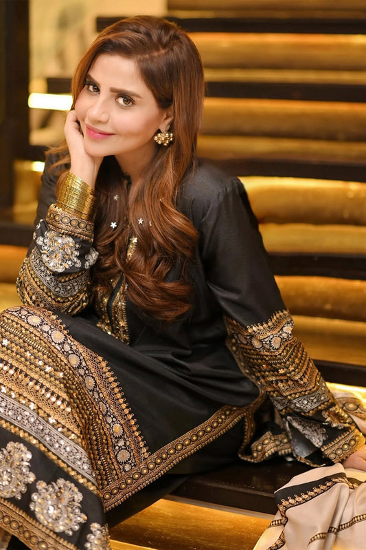 Noor e Zareen (Pre-Order)